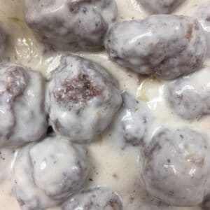 Meatballs in Gravy